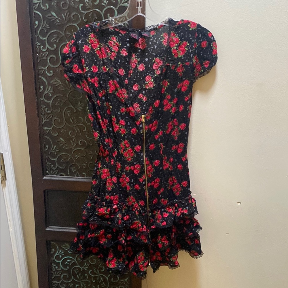 Material Girl Floral Black Ruffle Tunic Top